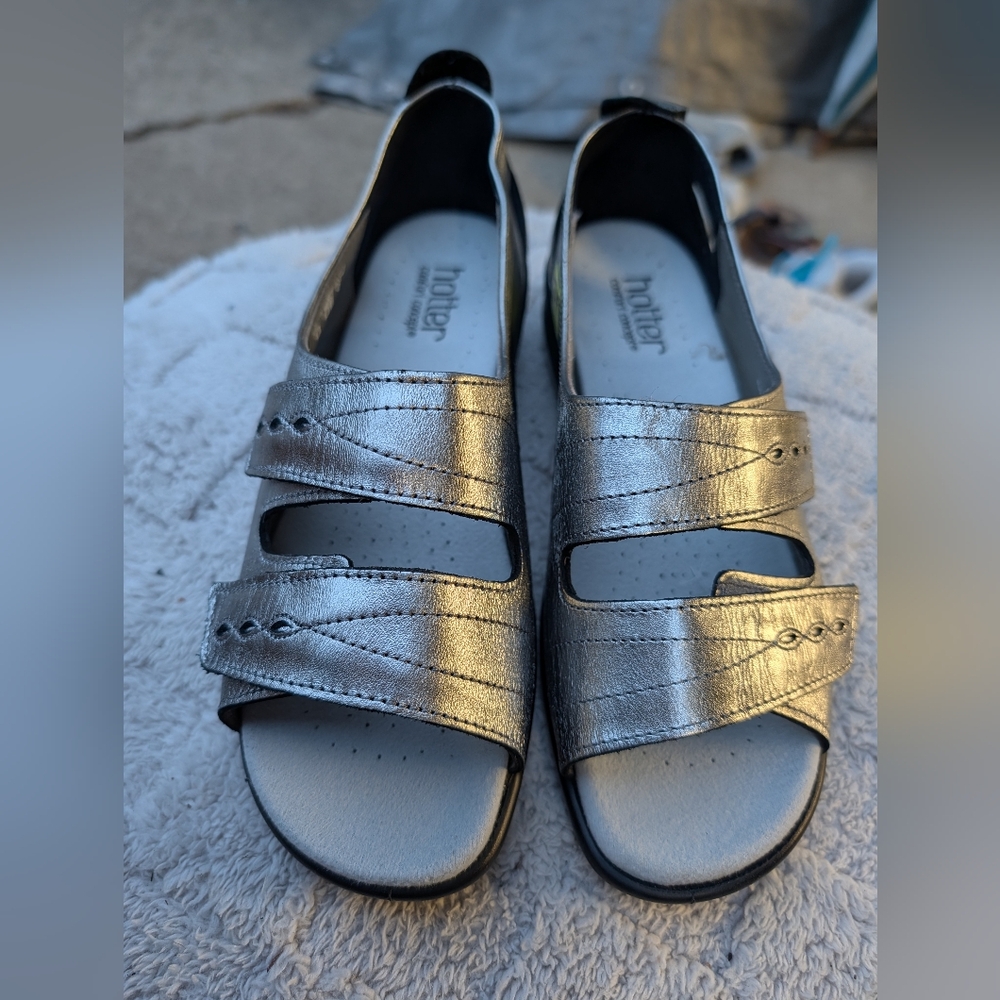 Hotter Comfort Concept Silver Leather Sandals Size 7.5 NWOT